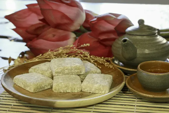 Bánh Chè Lam Đặc Sản Ở Đâu? Nguồn Gốc Và Các Địa Chỉ Mua Nổi Tiếng Nhất Bánh Chè Lam Đặc Sản Ở Đâu? Nguồn Gốc Và Các Địa Chỉ Mua Nổi Tiếng Nhất