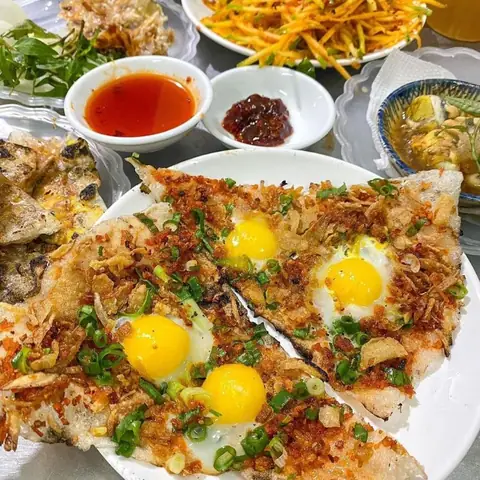 Tổng Hợp 40+ Món Ăn Đặc Sản Đà Nẵng Nổi Tiếng: Ăn Tại Chỗ & Mua Làm Quà (cập Nhật 2025)