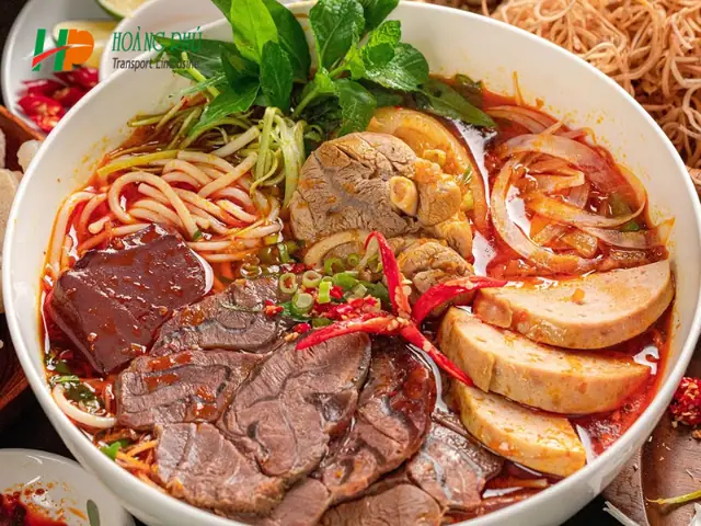 Danh Sách Các Món Ăn Đặc Sản Huế Trứ Danh Nhất Định Phải Thử Khi Đến Cố Đô