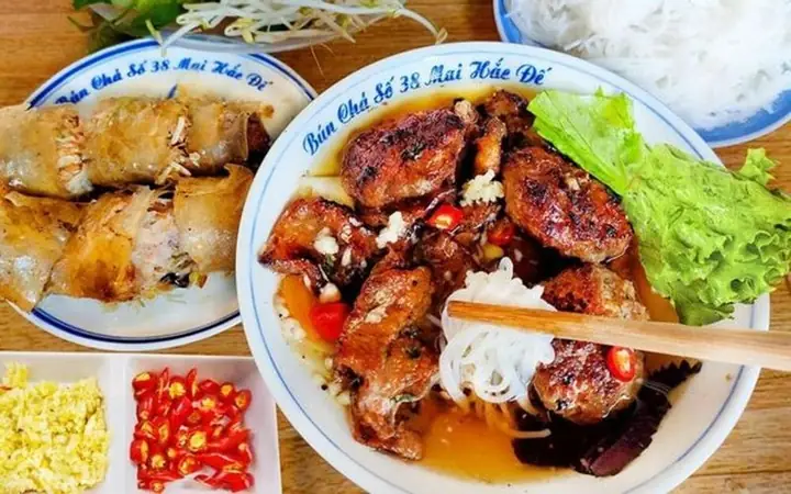 Tổng Hợp 40+ Món Đặc Sản Hà Nội Để Thử Và Chọn Làm Quà Tổng Hợp 40+ Món Đặc Sản Hà Nội Để Thử Và Chọn Làm Quà