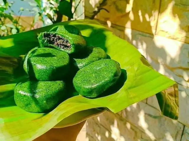 Cách Làm Bánh Ngải Lạng Sơn Chuẩn Vị Người Tày: Công Thức Chi Tiết, Bí Quyết Dẻo Thơm Không Ngấy Cách Làm Bánh Ngải Lạng Sơn Chuẩn Vị Người Tày: Công Thức Chi Tiết, Bí Quyết Dẻo Thơm Không Ngấy