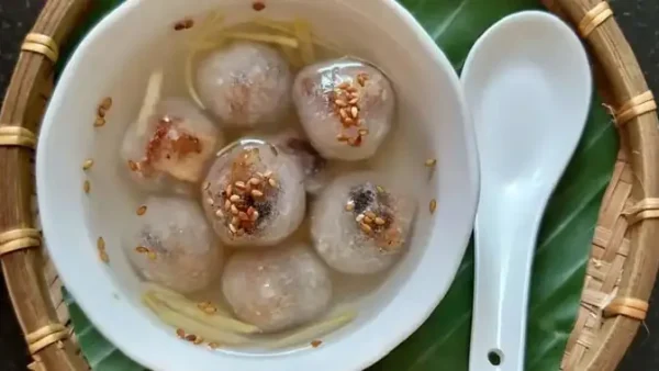 Chè Bột Lọc Heo Quay Huế Là Gì? Khám Phá Món Đặc Sản Cung Đình Độc Lạ
