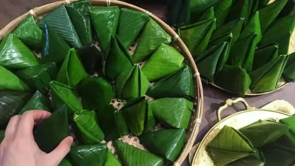 Tìm Hiểu Đặc Sản Bánh Ít Lá Gai: Nguồn Gốc, Đặc Điểm, Cách Làm, Địa Chỉ Mua Uy Tín & Bí Quyết Chọn Bánh Chuẩn Vị