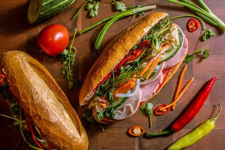 Khám Phá 20 Đặc Sản Bánh Mì Việt Nam Không Thể Bỏ Qua Từ Bắc Đến Nam Khám Phá 20 Đặc Sản Bánh Mì Việt Nam Không Thể Bỏ Qua Từ Bắc Đến Nam