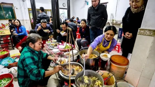 Bún Bò Huế: Đặc Sản Cố Đô Nổi Tiếng Với Hương Vị Cay Nồng Đậm Đà