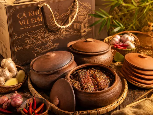 Cách Làm Cá Kho Làng Vũ Đại Chuẩn Vị Cổ Truyền: Quy Trình 3 Giai Đoạn Chi Tiết, Bí Quyết Xương Mềm Thịt Săn Cách Làm Cá Kho Làng Vũ Đại Chuẩn Vị Cổ Truyền: Quy Trình 3 Giai Đoạn Chi Tiết, Bí Quyết Xương Mềm Thịt Săn