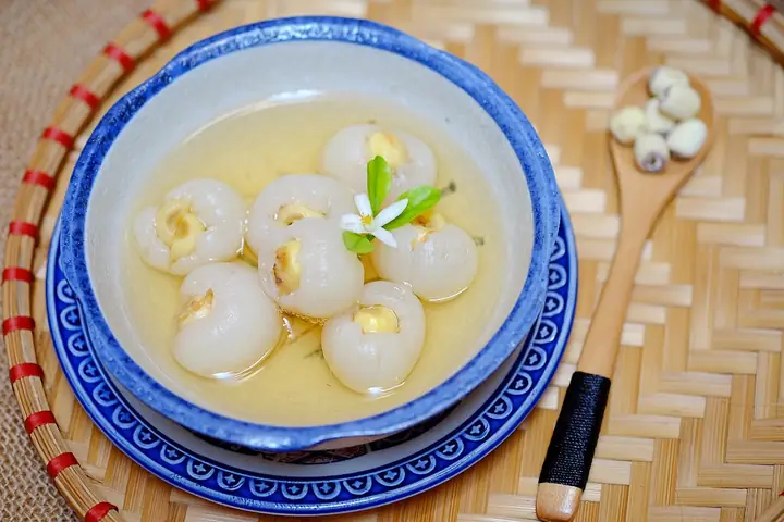 Tổng Hợp Top 15+ Đặc Sản Chè Huế Nổi Tiếng: Tên Món, Đặc Điểm & Quán Ăn Chuẩn Vị Cũ Tổng Hợp Top 15+ Đặc Sản Chè Huế Nổi Tiếng: Tên Món, Đặc Điểm & Quán Ăn Chuẩn Vị Cũ