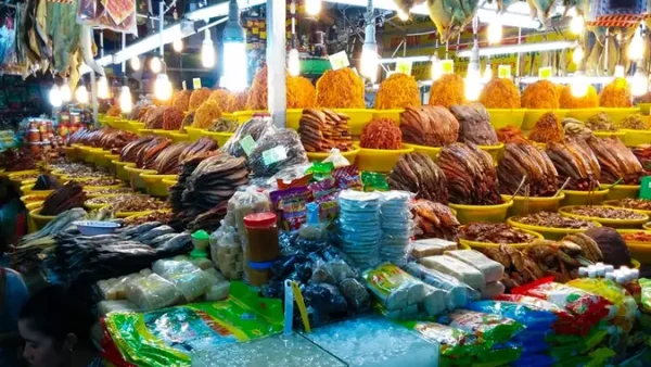Khám Phá Chợ Châu Đốc: Top 15+ Đặc Sản Ăn Liền & Mua Quà (kèm Giá, Vị Trí) + Kinh Nghiệm Mua Sắm Chuẩn