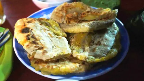 Tổng Hợp Đặc Sản Bến Tre: Top 20+ Món Ăn Ngon & Quà Mang Về Xứ Dừa (phân Loại Ăn Chơi / Mua Quà)