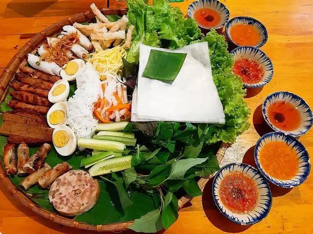 Đặc Sản Đà Lạt Là Gì? Danh Sách Các Món Ăn Ngon Nổi Tiếng Và Quà Lưu Niệm Nên Thử