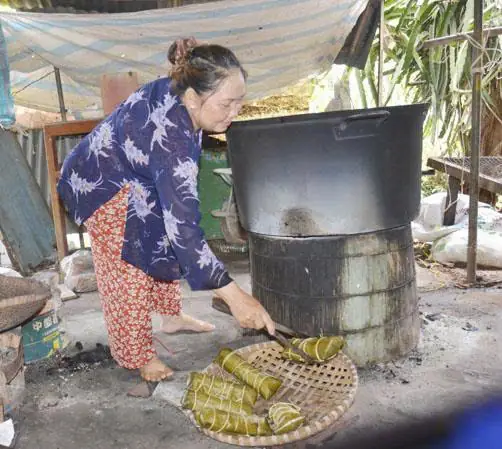 Đặc Sản Đất Đỏ Có Gì Ngon? Top Món Ngon Nổi Tiếng Và Địa Chỉ Mua Làm Quà