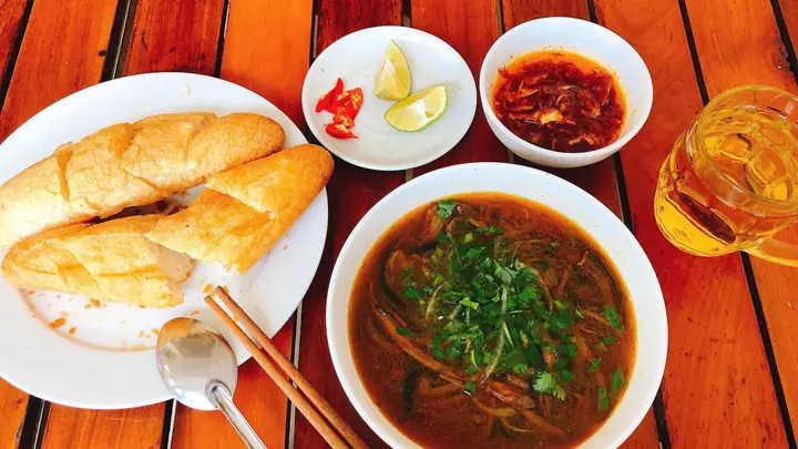 Top Đặc Sản Hà Tĩnh Làm Quà – Nên Chọn Món Nào Dễ Mang? Top Đặc Sản Hà Tĩnh Làm Quà – Nên Chọn Món Nào Dễ Mang?
