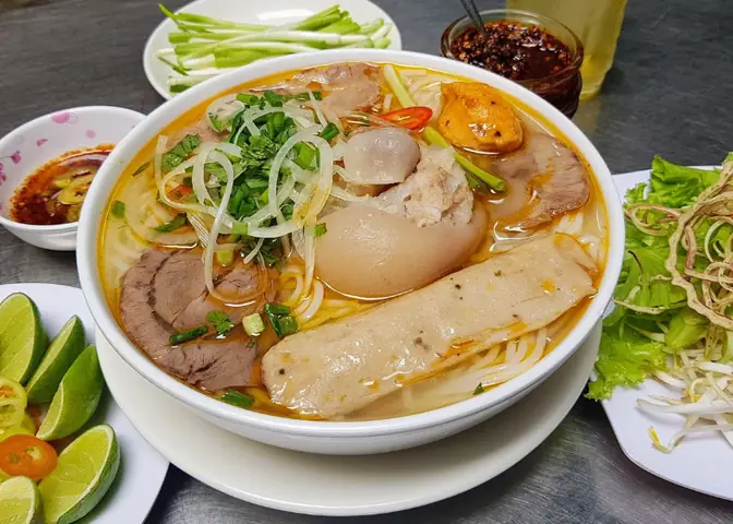 Đặc Sản Huế Tại Sài Gòn: Danh Sách Món Ăn Nổi Tiếng Và Nơi Mua Uy Tín Đặc Sản Huế Tại Sài Gòn: Danh Sách Món Ăn Nổi Tiếng Và Nơi Mua Uy Tín