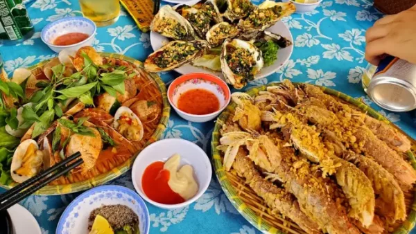 Top 10+ Đặc Sản Lăng Cô Huế Ngon Nhất 2026 Và Gợi Ý Quán Ăn Uy Tín Đánh Bắt Tươi Sống