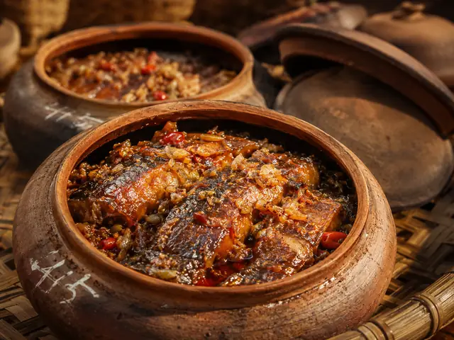 Đặc Sản Làng Vũ Đại: So Sánh Các Loại Niêu, Giá Cả & Kinh Nghiệm Mua Chính Gốc 2026 Đặc Sản Làng Vũ Đại: So Sánh Các Loại Niêu, Giá Cả & Kinh Nghiệm Mua Chính Gốc 2026