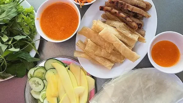 Top Các Quán Nem Nướng Nha Trang Ngon Chuẩn Vị, Nổi Tiếng Nhất Năm 2026