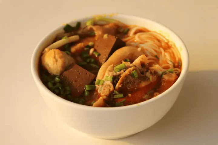 Khám Phá 30+ Món Đặc Sản Huế: Địa Chỉ Nào Ngon, Mua Về Làm Quà Như Thế Nào? Khám Phá 30+ Món Đặc Sản Huế: Địa Chỉ Nào Ngon, Mua Về Làm Quà Như Thế Nào?