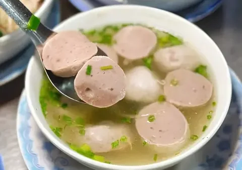 Khám Phá Đặc Sản Quận 10: Top Quán Ăn Ngon Nức Tiếng Và Thiên Đường Ẩm Thực Sài Gòn