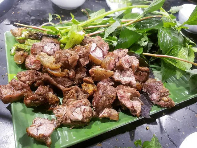 Đặc Sản Thiên Cầm Hà Tĩnh: Top Các Món Ngon Và Quà Biếu Biển Nổi Tiếng Nên Thử