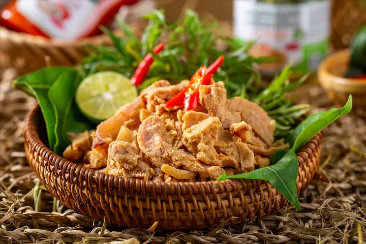 Bí Quyết Chọn Mua Và Thưởng Thức Thịt Chua Phú Thọ Chuẩn Vị Đất Tổ Năm 2026 Bí Quyết Chọn Mua Và Thưởng Thức Thịt Chua Phú Thọ Chuẩn Vị Đất Tổ Năm 2026