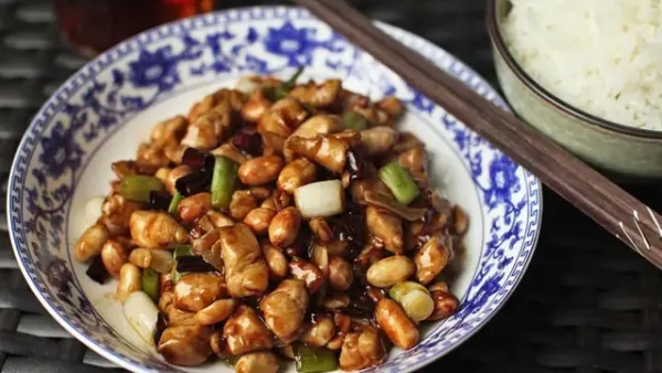 Khám Phá 15 Món Ăn Đặc Sản Tứ Xuyên Cay Nồng Không Thể Bỏ Lỡ