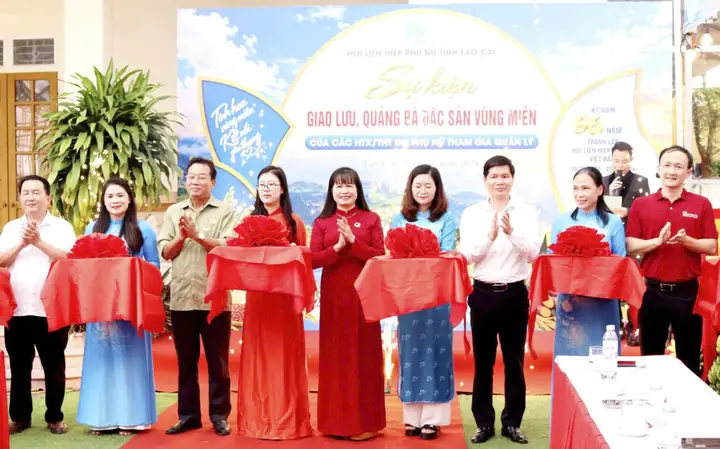 Khám Phá Đặc Sản Từng Vùng Miền Việt Nam: Danh Sách Món Ngon Nổi Tiếng Từ Bắc Vào Nam Khám Phá Đặc Sản Từng Vùng Miền Việt Nam: Danh Sách Món Ngon Nổi Tiếng Từ Bắc Vào Nam