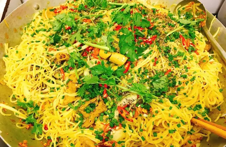 Đặc Sản Xứ Huế: Top Món Ngon Nức Tiếng Và Gợi Ý Quà Tặng Ý Nghĩa Đặc Sản Xứ Huế: Top Món Ngon Nức Tiếng Và Gợi Ý Quà Tặng Ý Nghĩa