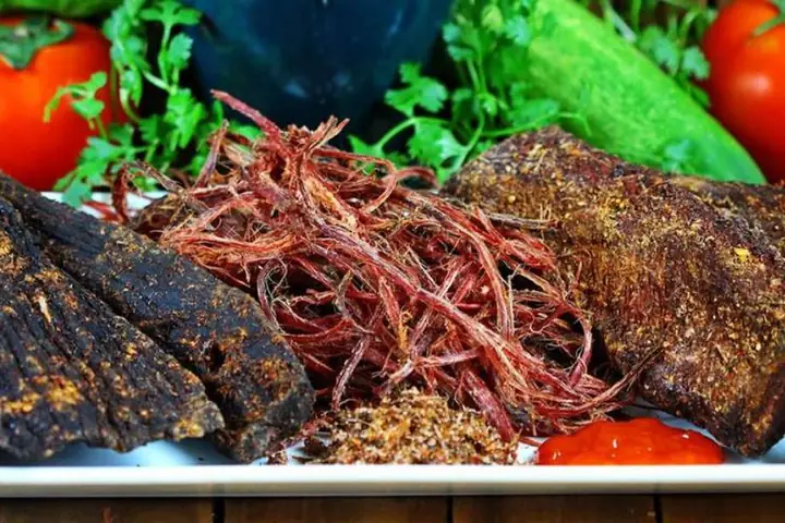 Khám Phá 20 Đặc Sản Yên Bái: Món Nào Nên Thử, Món Nào Nên Mua Làm Quà?