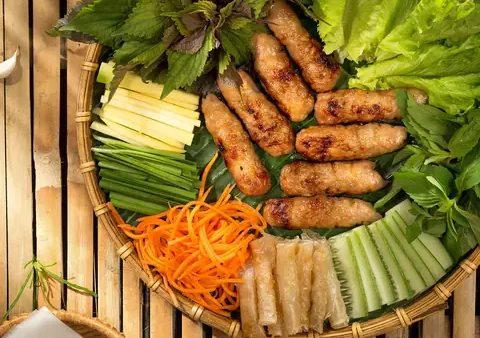Nhà Hàng Gánh – Đặc Sản Nha Trang: Menu Ngon, 3 Chi Nhánh TP.HCM & Cách Đặt Bàn 2027