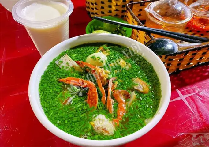 Tổng Hợp Đặc Sản Miền Trung: 30+ Món Ăn Nổi Tiếng & Quà Mang Đi Phân Theo Vùng Miền