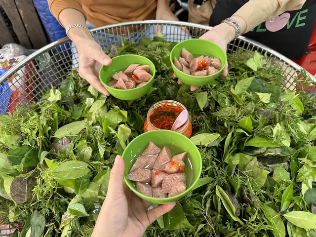 Hải Phòng Có Đặc Sản Gì? Danh Sách Món Nên Thử Và Mang Về Làm Quà