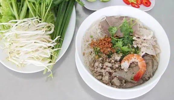 Hủ Tiếu Nam Vang Là Đặc Sản Ở Đâu? Nguồn Gốc Campuchia, Lịch Sử Du Nhập & Top Quán Ngon Chuẩn Vị Sài Gòn Hủ Tiếu Nam Vang Là Đặc Sản Ở Đâu? Nguồn Gốc Campuchia, Lịch Sử Du Nhập & Top Quán Ngon Chuẩn Vị Sài Gòn