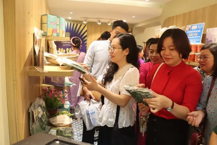 Tư Vấn Mua Đặc Sản Huế: Chọn Lựa Sản Phẩm Nổi Tiếng, Tiêu Chí Đánh Giá Và Địa Chỉ Uy Tín