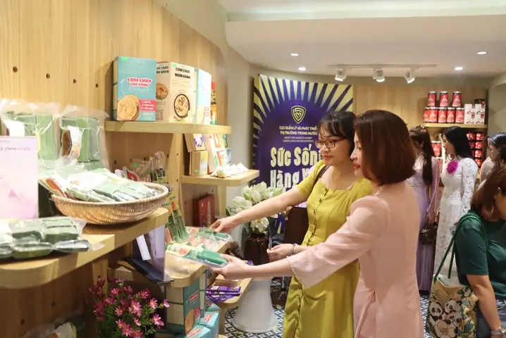 Tư Vấn Mua Đặc Sản Huế: Chọn Lựa Sản Phẩm Nổi Tiếng, Tiêu Chí Đánh Giá Và Địa Chỉ Uy Tín