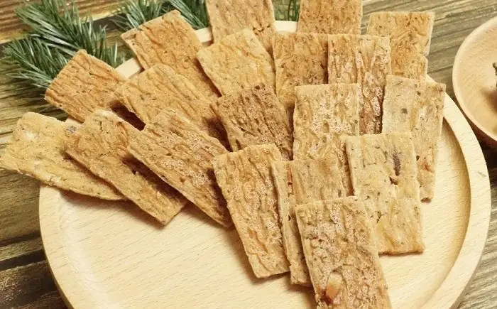Kinh Nghiệm Chọn Đặc Sản Đà Nẵng Làm Quà: Món Nào Dễ Mang, Dễ Bảo Quản?