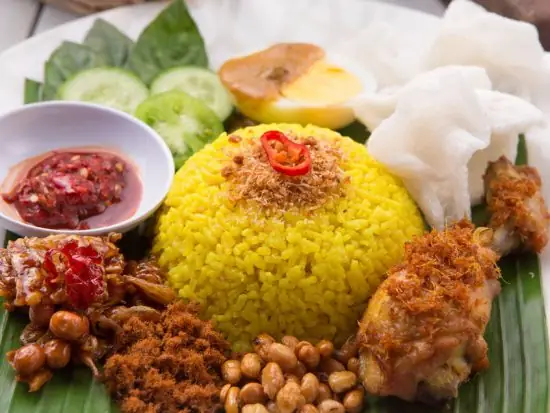 Top 10 Món Ăn Đặc Sản Indonesia Không Thể Bỏ Qua Khi Du Lịch – Danh Sách Món Ngon 2025
