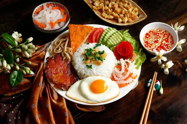Top 35+ Món Ăn Đặc Sản Sài Gòn Ngon Nhất Định Phải Thử 2025 - Ăn Gì Ở TP.HCM Theo Buổi & Khu Vực