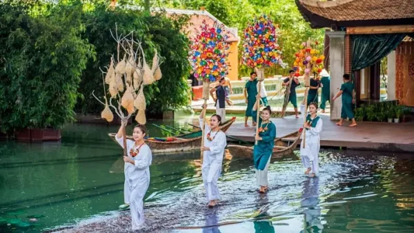 Tổng Hợp 30+ Món Ăn Đặc Sản Huế Ngon Nhất: Phân Loại Ăn Ngay & Mua Quà Kèm Địa Chỉ Gợi Ý