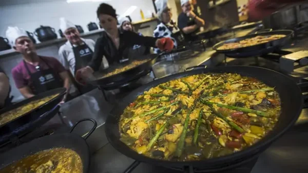 Paella Là Gì? Nguồn Gốc Tây Ban Nha, Các Loại Và Bí Mật Món Cơm Thập Cẩm Đặc Sản Valencia