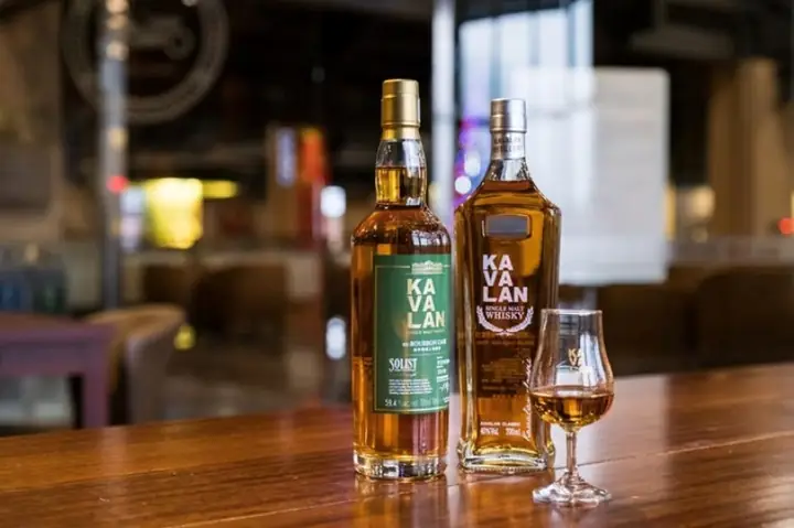 Top 12+ Rượu Đặc Sản Đài Loan Nổi Tiếng: Cao Lương, Whisky, Thiệu Hưng & Rượu Trái Cây (kèm Cách Chọn Mua Quà Tặng) Top 12+ Rượu Đặc Sản Đài Loan Nổi Tiếng: Cao Lương, Whisky, Thiệu Hưng & Rượu Trái Cây (kèm Cách Chọn Mua Quà Tặng)